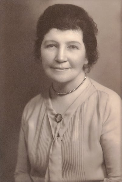 Agatha Hodgins Portrait 1930s (1)